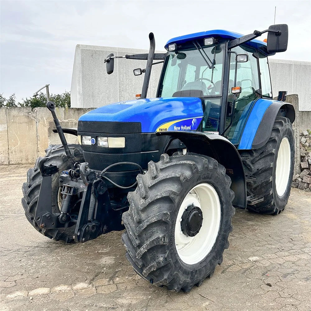 New Holland TM140 – 5,6 toneladas, construído em 2003