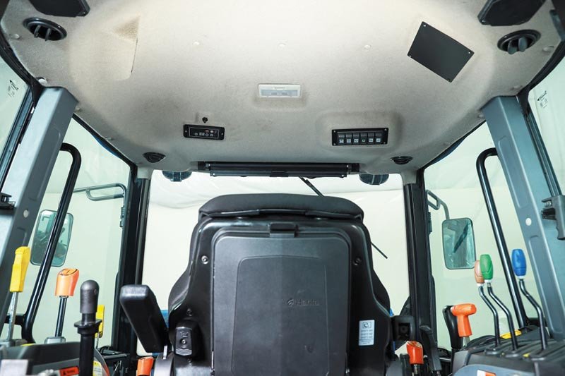 Solis 50 Stage V com cabine