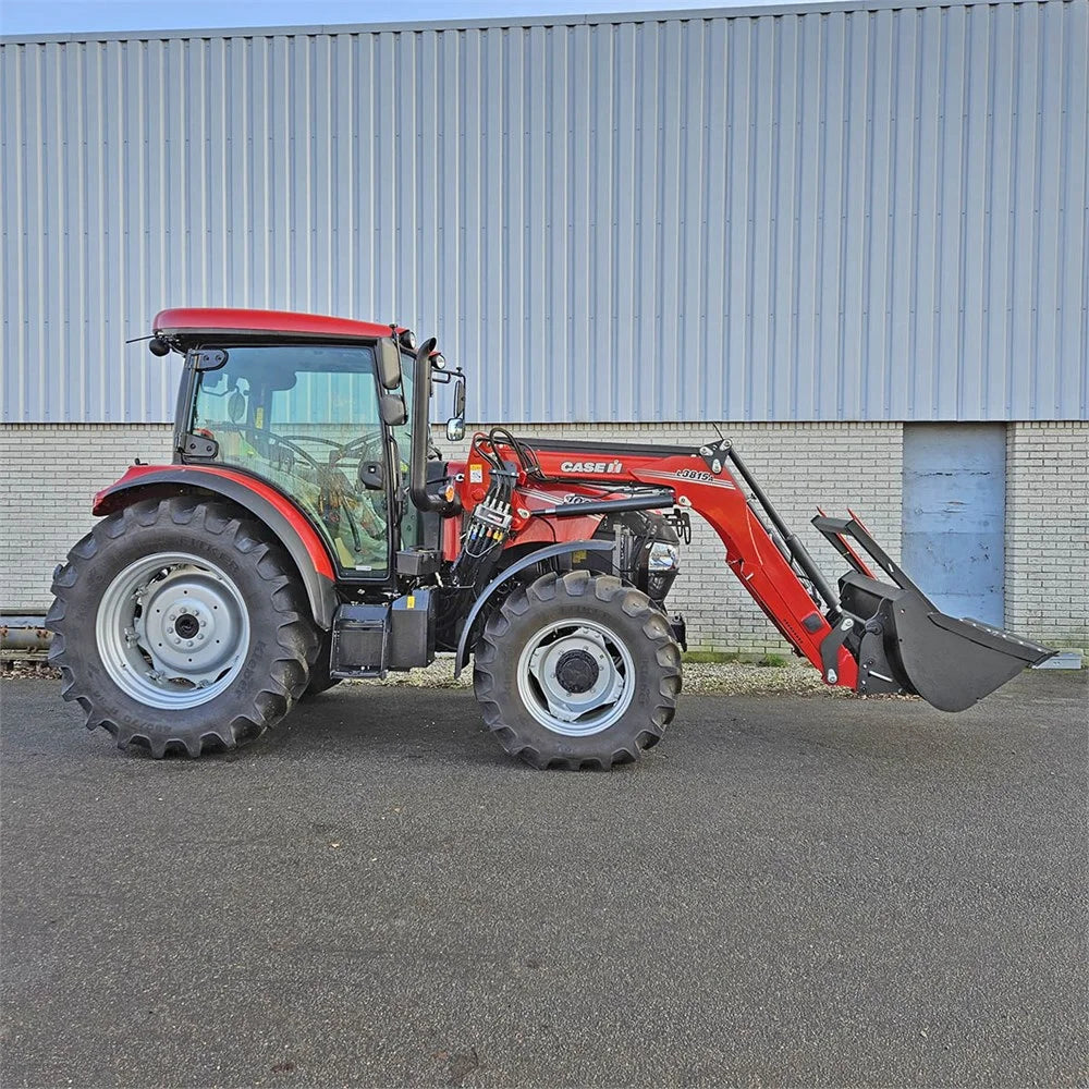 Trator CASE IH 100A Farmall novo, construído em 2023, com carregador frontal