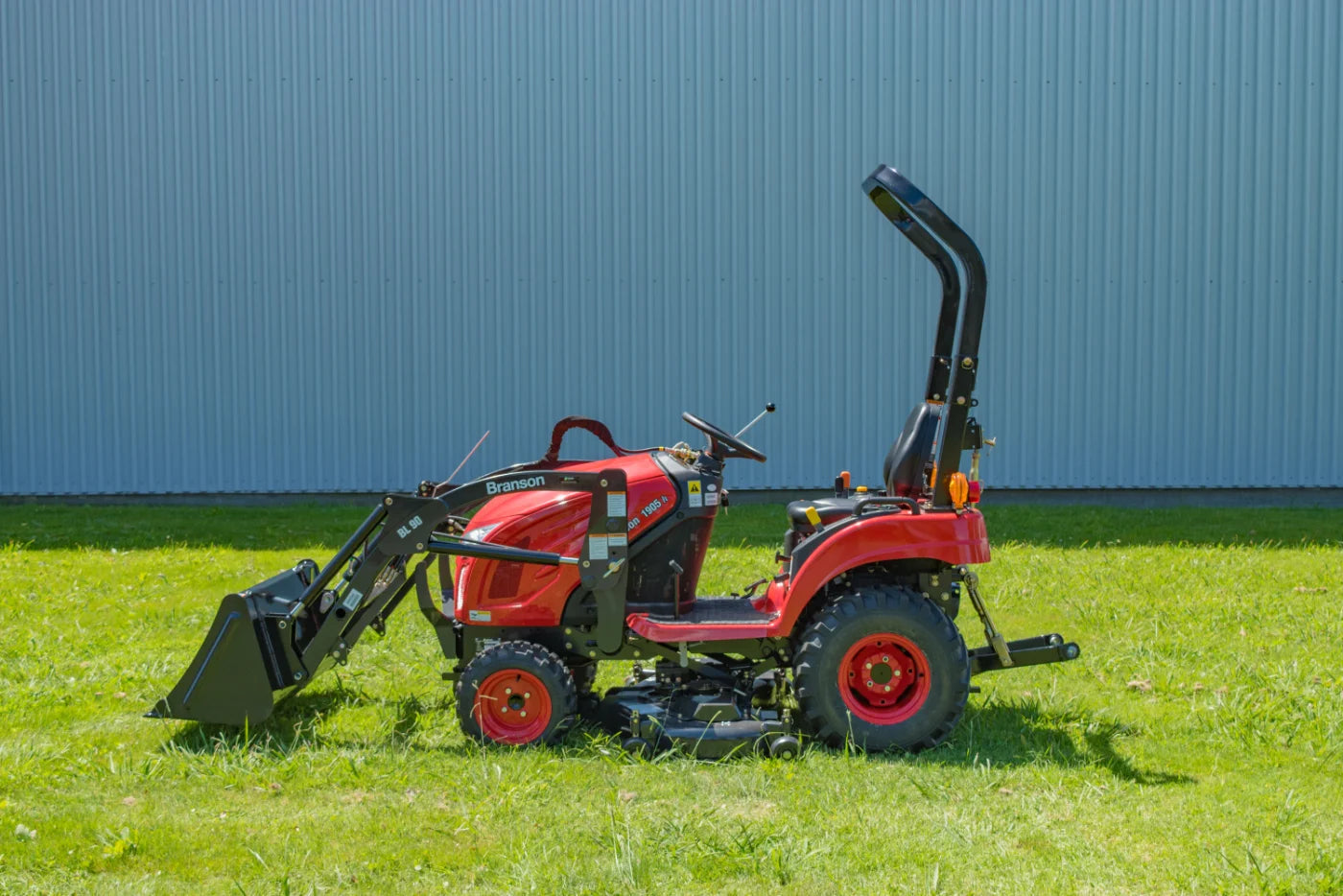 Trator subcompacto BRANSON 1905H