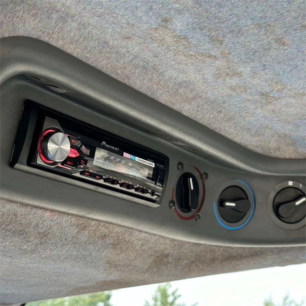 New Holland TM140 – 5,6 toneladas, construído em 2003