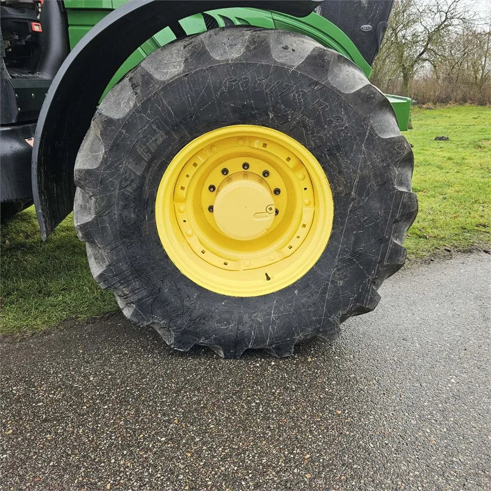 John Deere 6210 R, construído em 2012