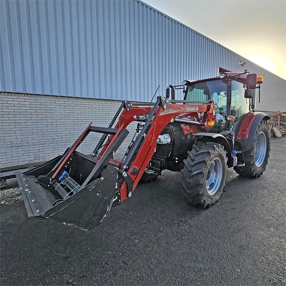 Trator CASE IH 100A Farmall novo, construído em 2023, com carregador frontal
