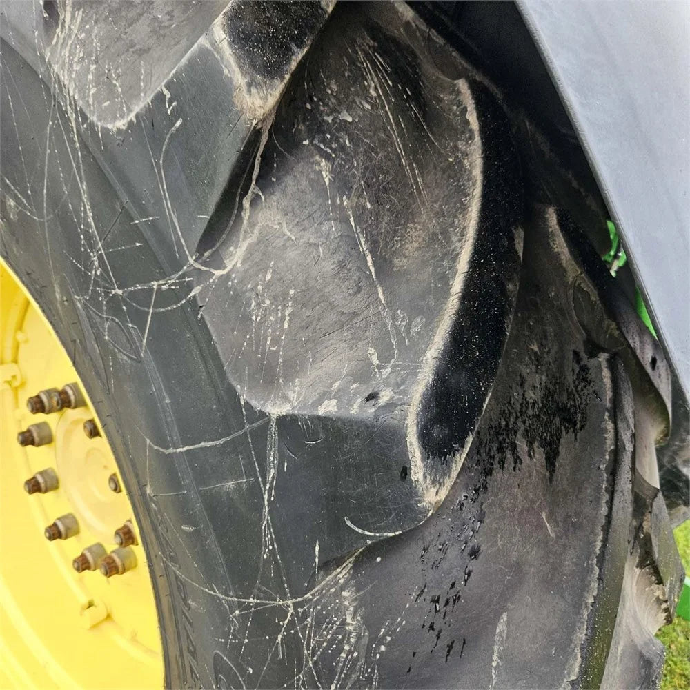 John Deere 6210 R, construído em 2012