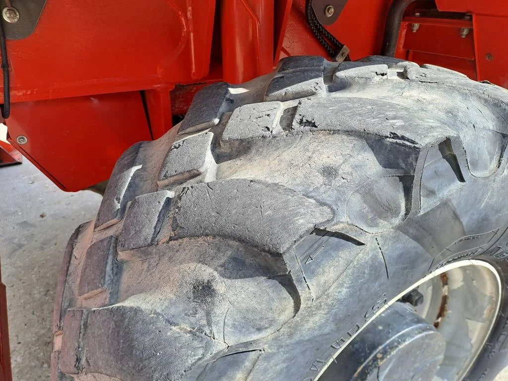 Manitou MRT2540 plus (controle remoto via rádio + guincho)