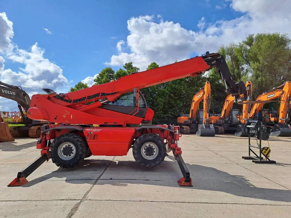 Manitou MRT2540 plus (controle remoto via rádio + guincho)