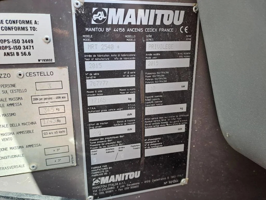 Manitou MRT2540 plus (controle remoto via rádio + guincho)