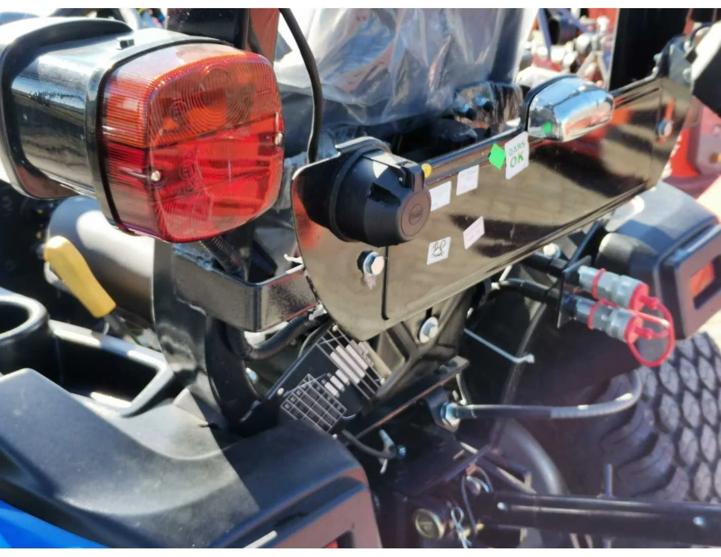 Solis 26 (9+9) com carregador frontal