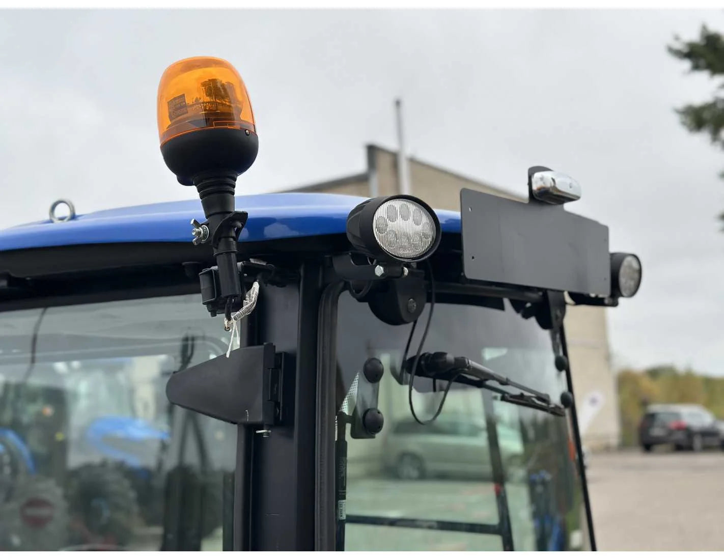 Solis 26 (9+9) com cabine