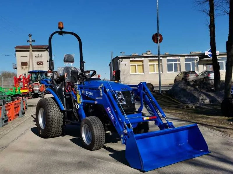 Solis 26 (9+9) com carregador frontal