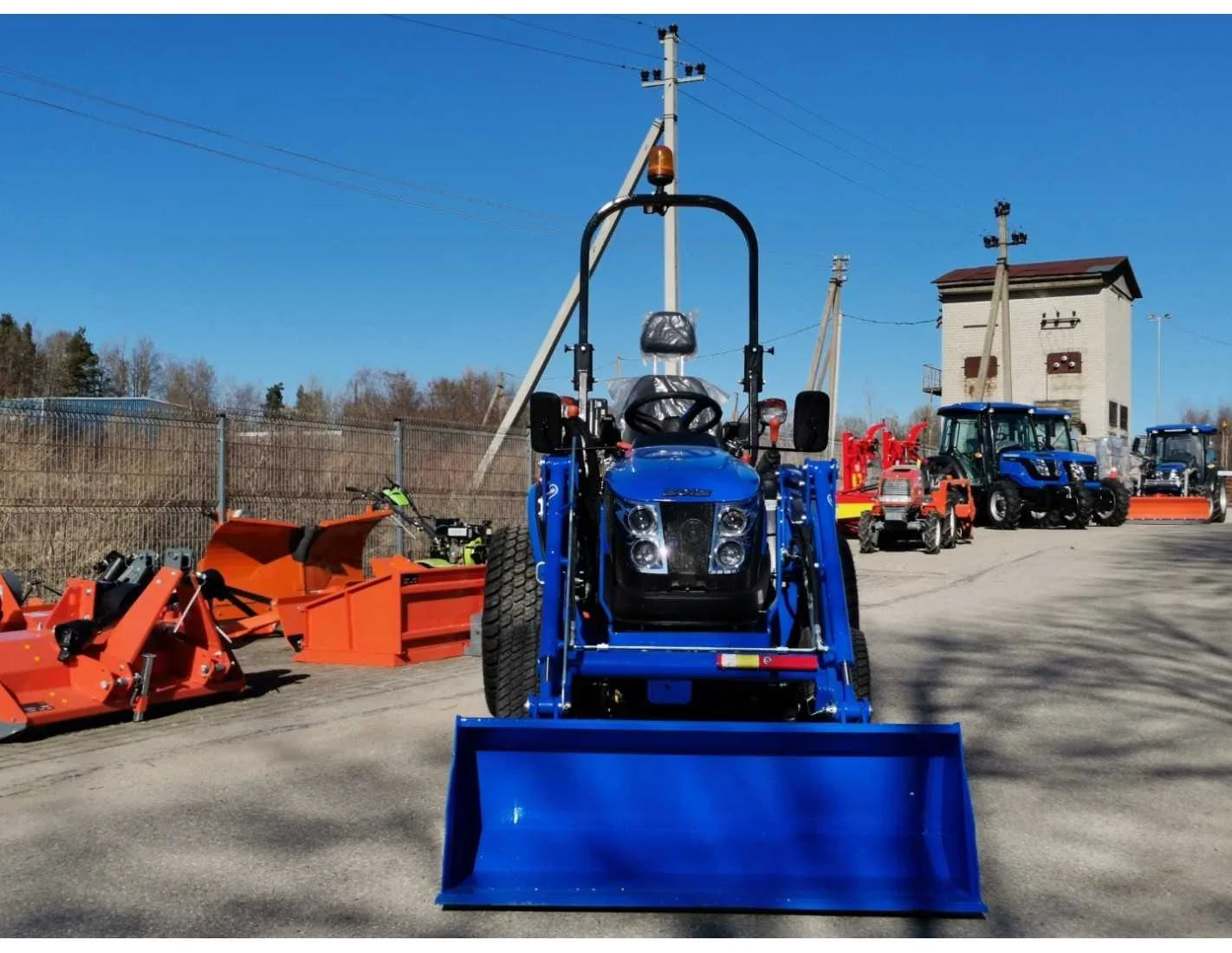 Solis 26 (9+9) com carregador frontal