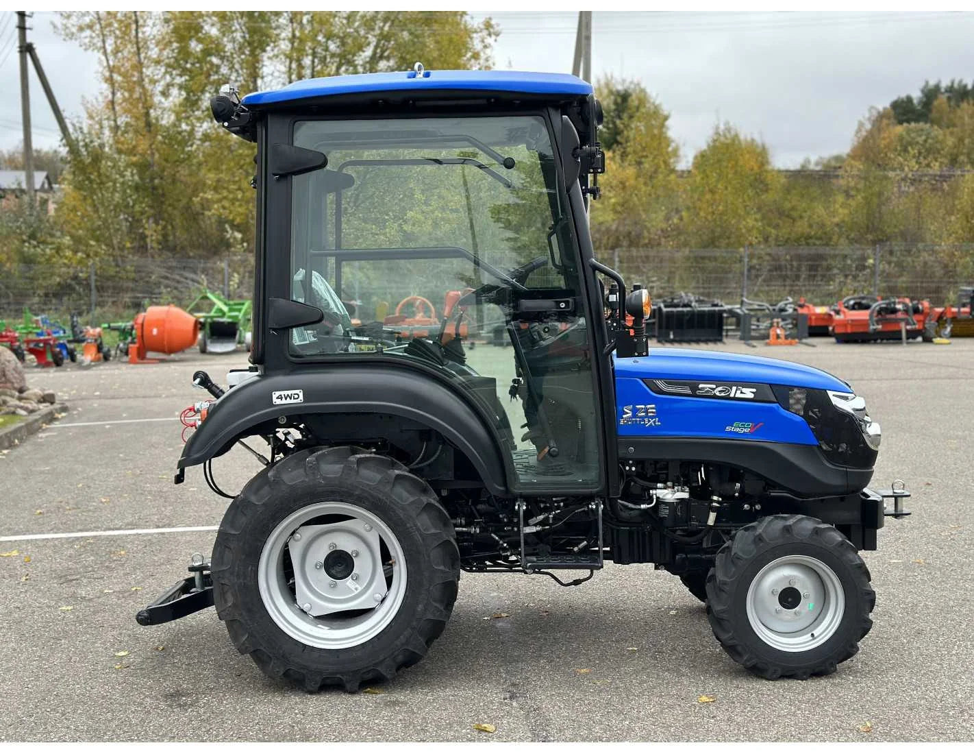 Solis 26 (9+9) com cabine