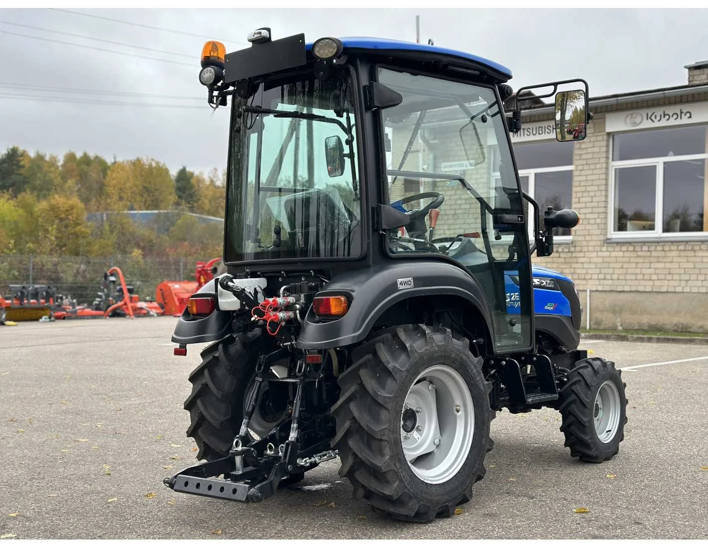 Solis 26 (9+9) com cabine