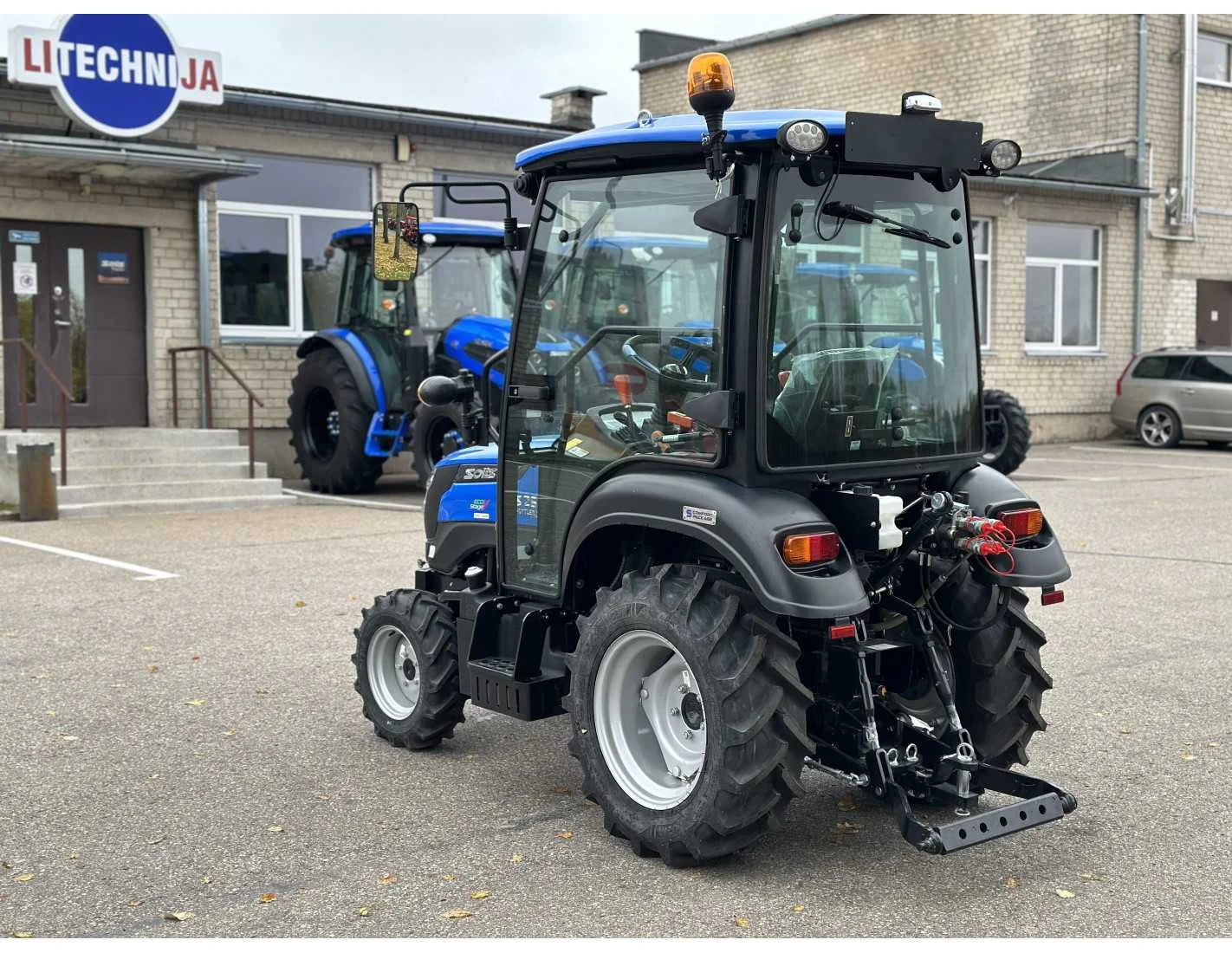 Solis 26 (9+9) com cabine