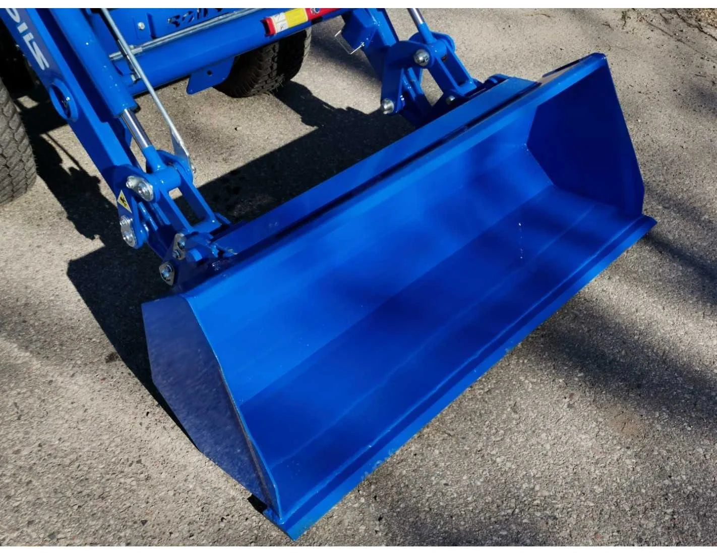 Solis 26 (9+9) com carregador frontal