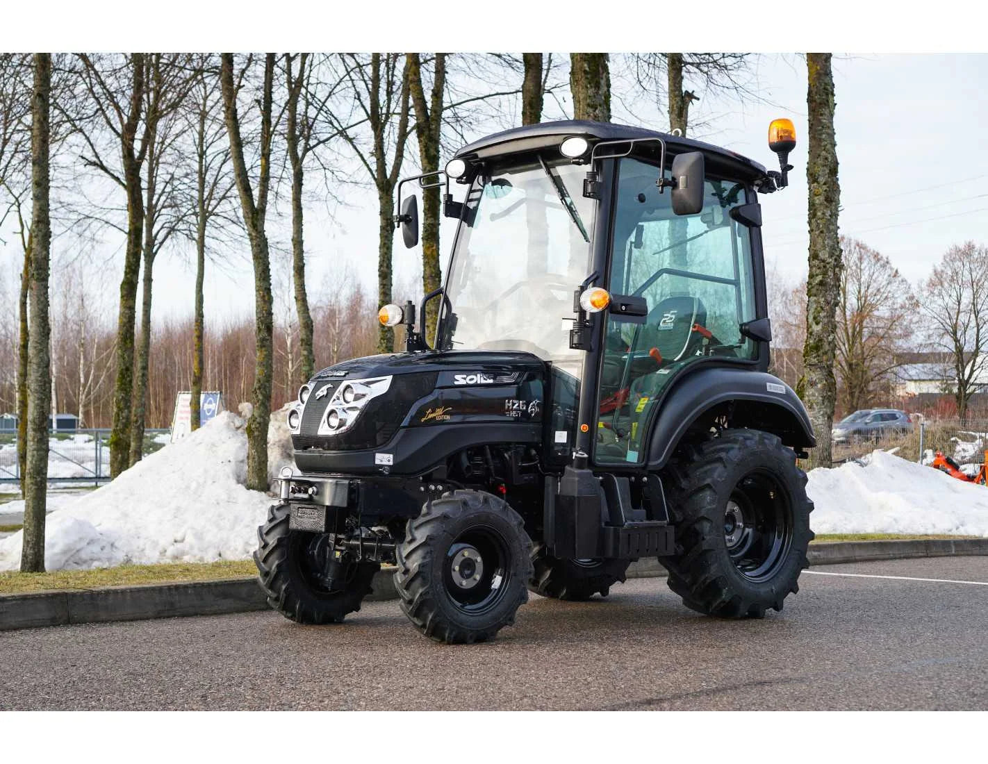 Solis 26 (HST) com cabine