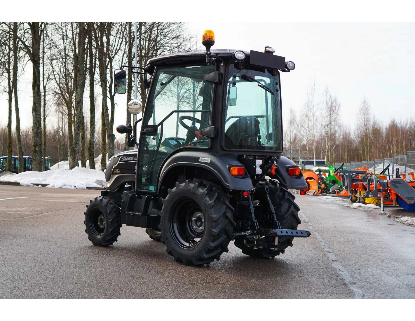 Solis 26 (HST) com cabine