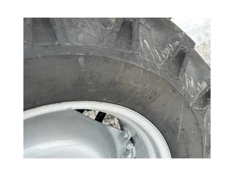 SOLIS 50 SOLIS 50 com carregador frontal