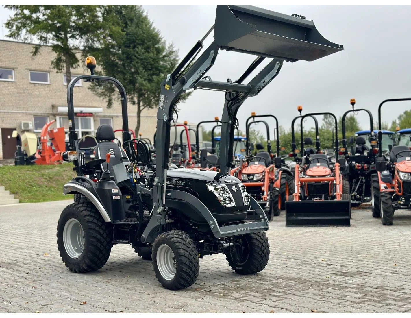 SOLIS S26 (9+9) com carregador frontal (edição limitada)