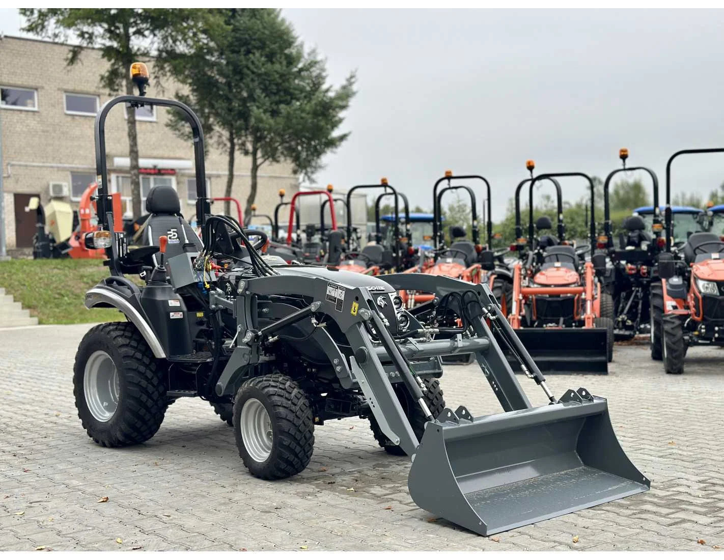 SOLIS S26 (9+9) com carregador frontal (edição limitada)