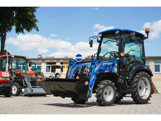 SOLIS S26 HST com carregador frontal e pá
